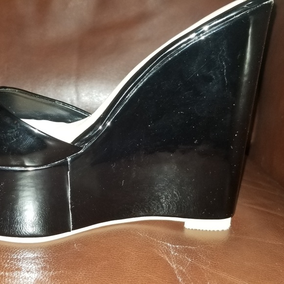 Shoes - Picture 6 of 6